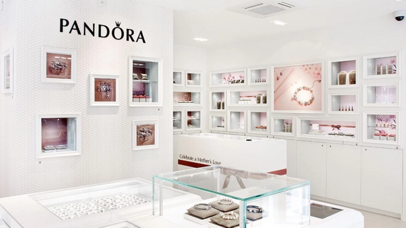 Las propuestas de Pandora para Valentín que un flechazo primera vista