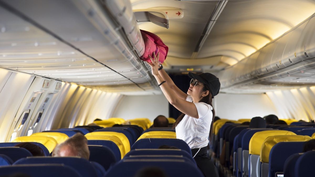 Estos son equipajes de mano las aerolíneas permiten llevar gratis en el avión