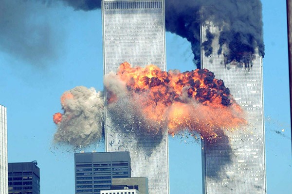 derrumbe de las torres gemelas en el atentado del 11-S