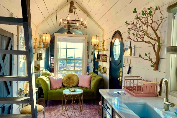 Salon de la casa prefabricada 'Mother eve' en Airbnb